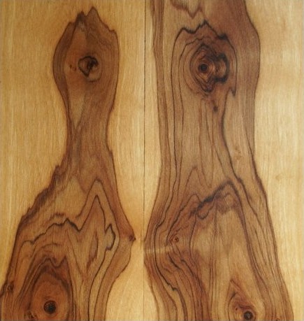 Tavoletta lavorata in legno di olivo